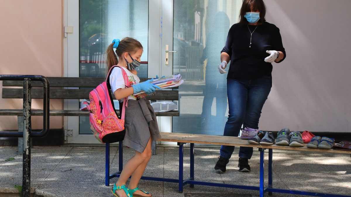 Evropské „zpět do škol“ doprovází roušky, ale i touha po vzdělání
